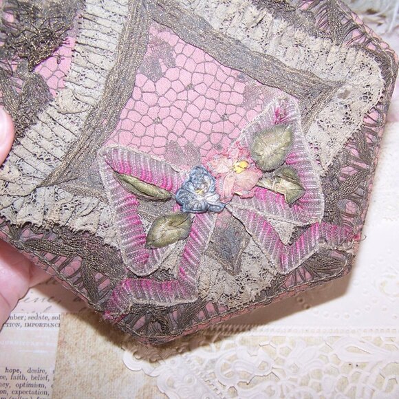 Antique French Ribbonwork Boudoir Box - Mauve, Gold Lace & Rococo Ribbon Trim - Picture 2 of 7